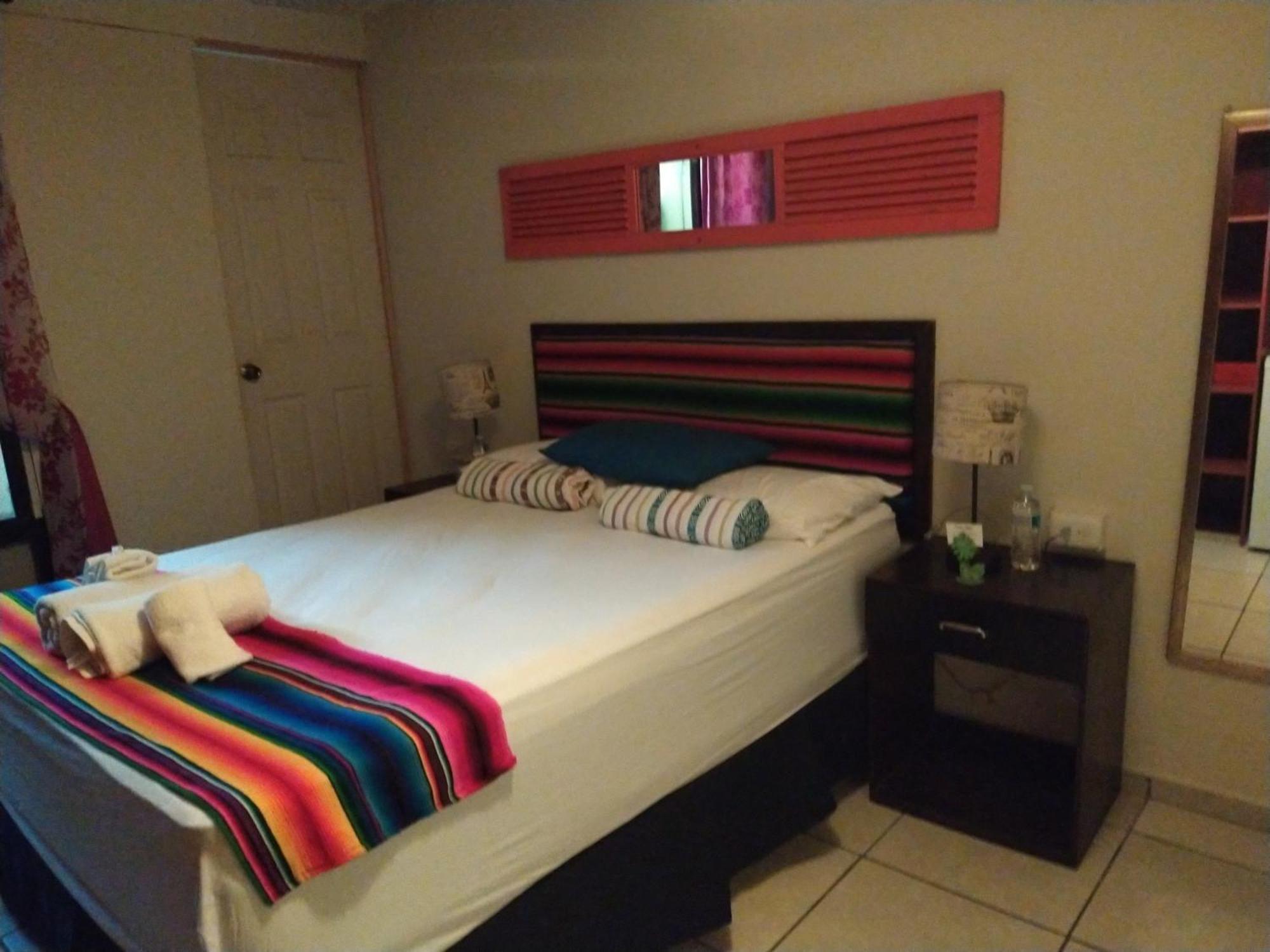 Hotel Antiguo Antiguo Cuscatlán الغرفة الصورة